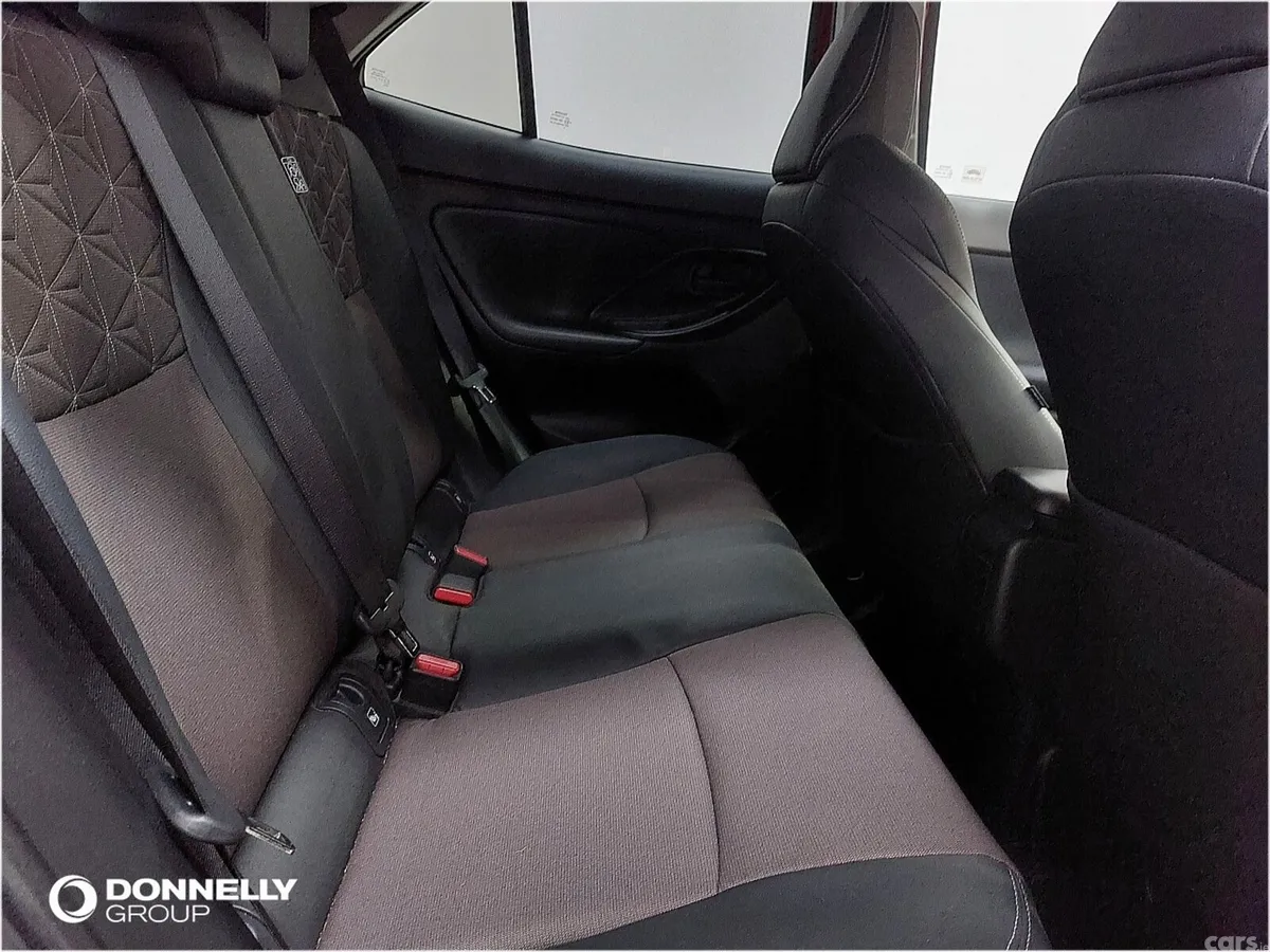 Toyota Yaris Hatchback, Petrol Hybrid, 2023, Red
