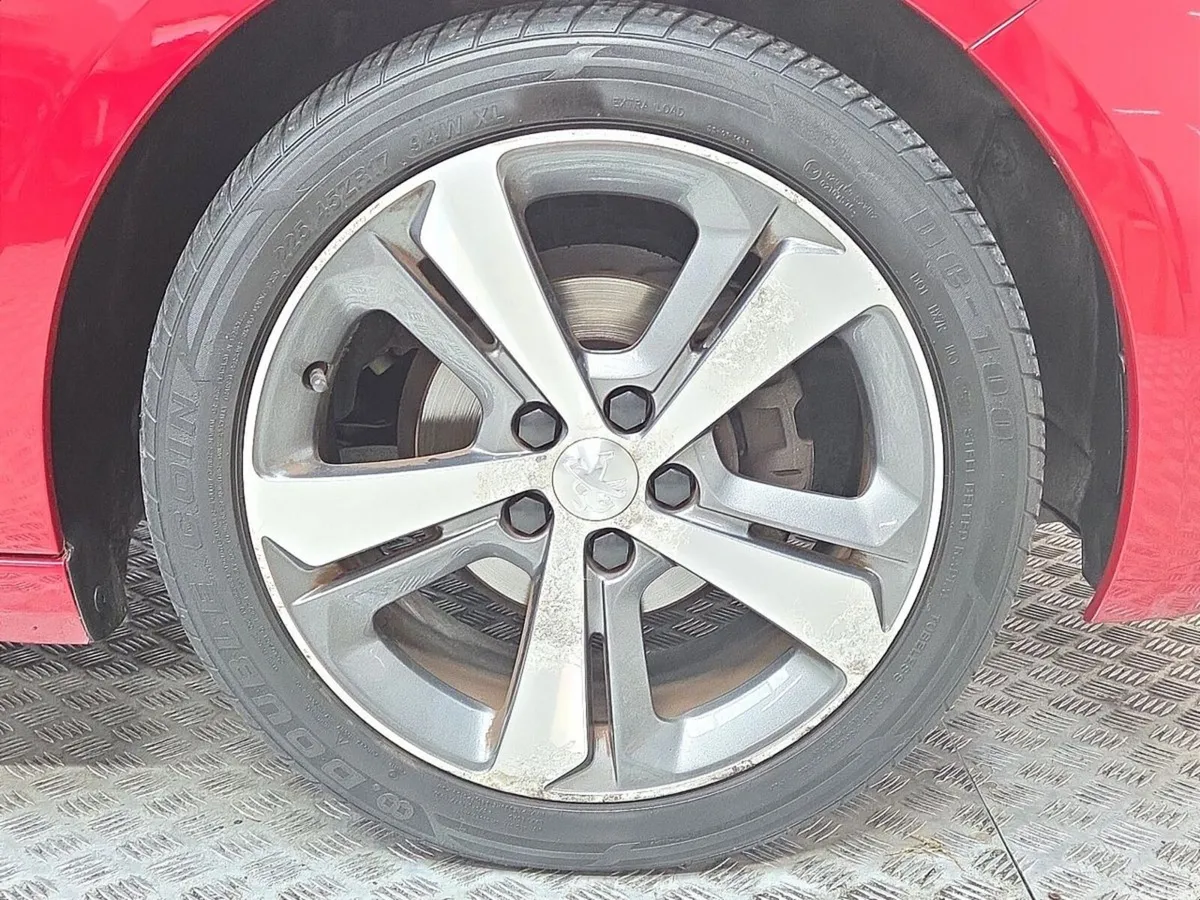 Peugeot 308 Hatchback, Diesel, 2019, Red