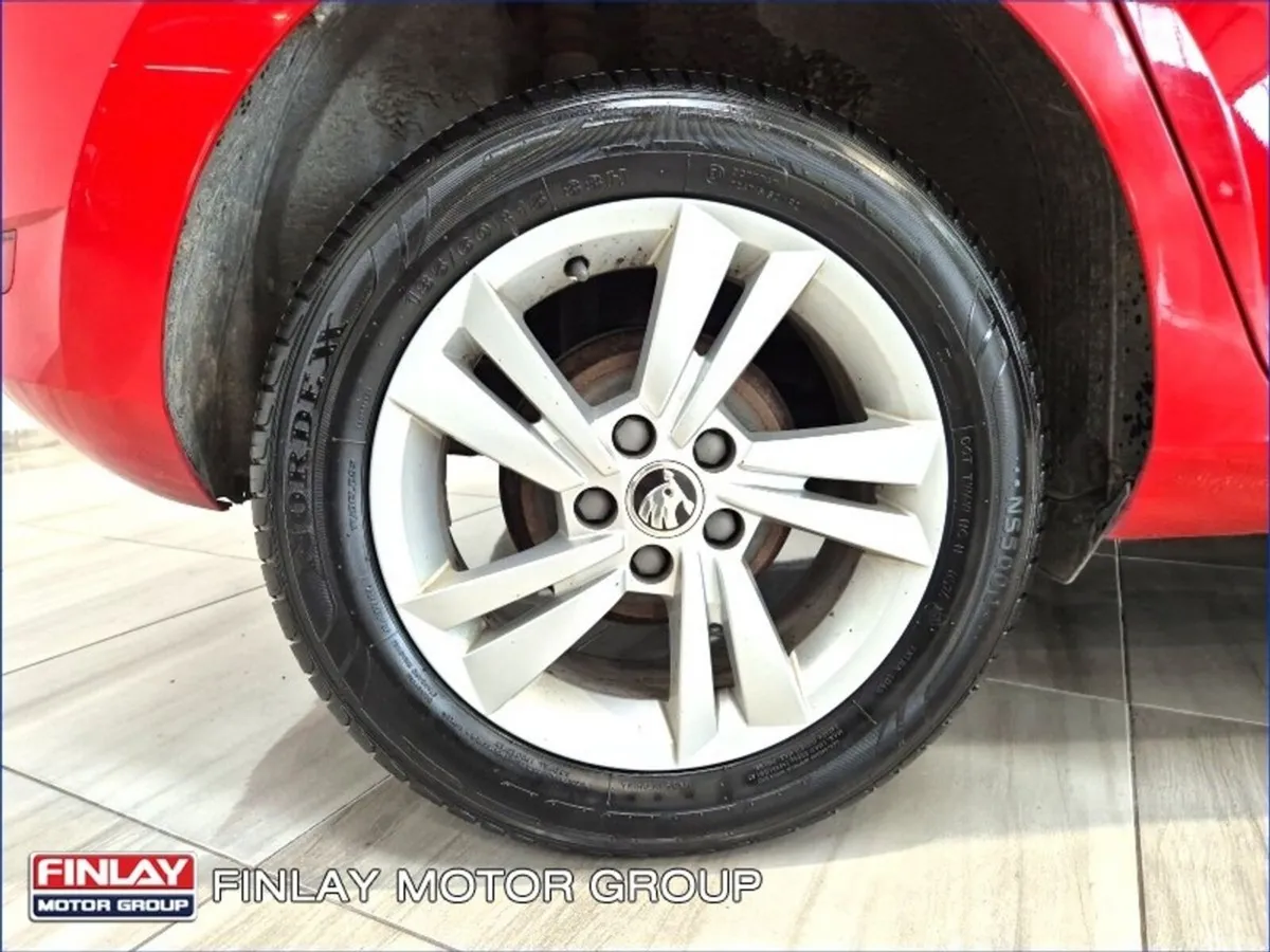 Skoda Fabia Hatchback, Petrol, 2020, Red