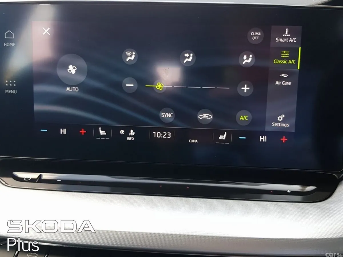 Skoda Octavia Saloon, Petrol, 2023, Blue