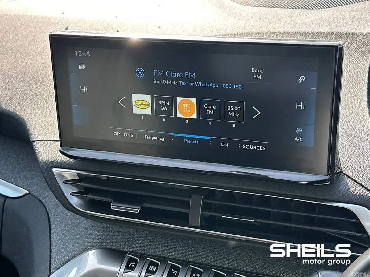 Peugeot 5008 MPV, Diesel, 2022, White