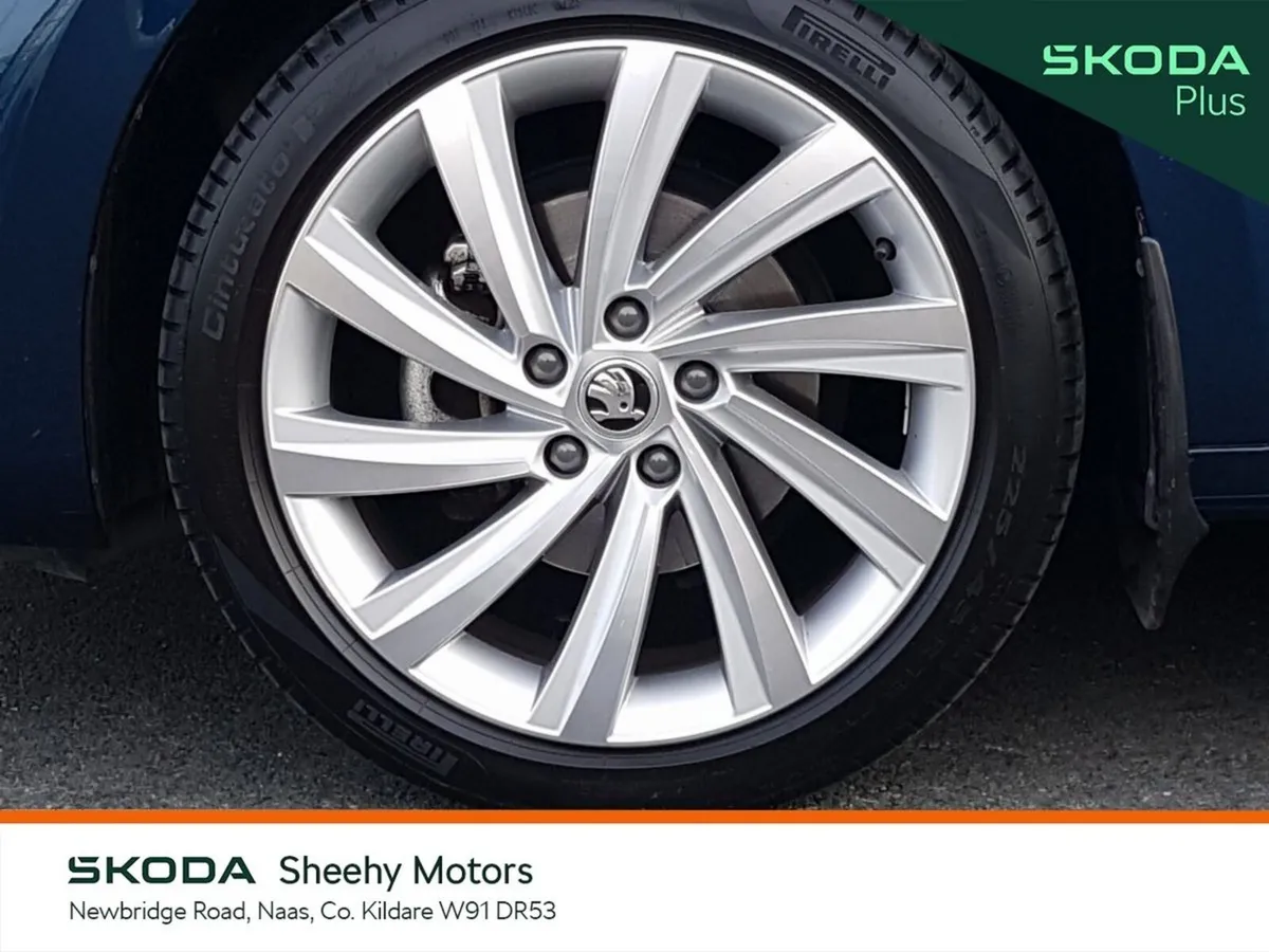 Skoda Octavia Saloon, Petrol, 2023, Blue
