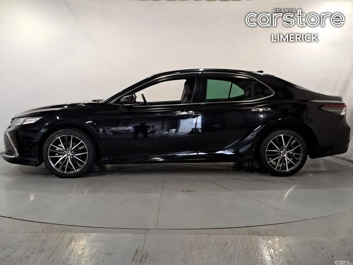 Toyota Camry Saloon, Petrol Hybrid, 2021, Black