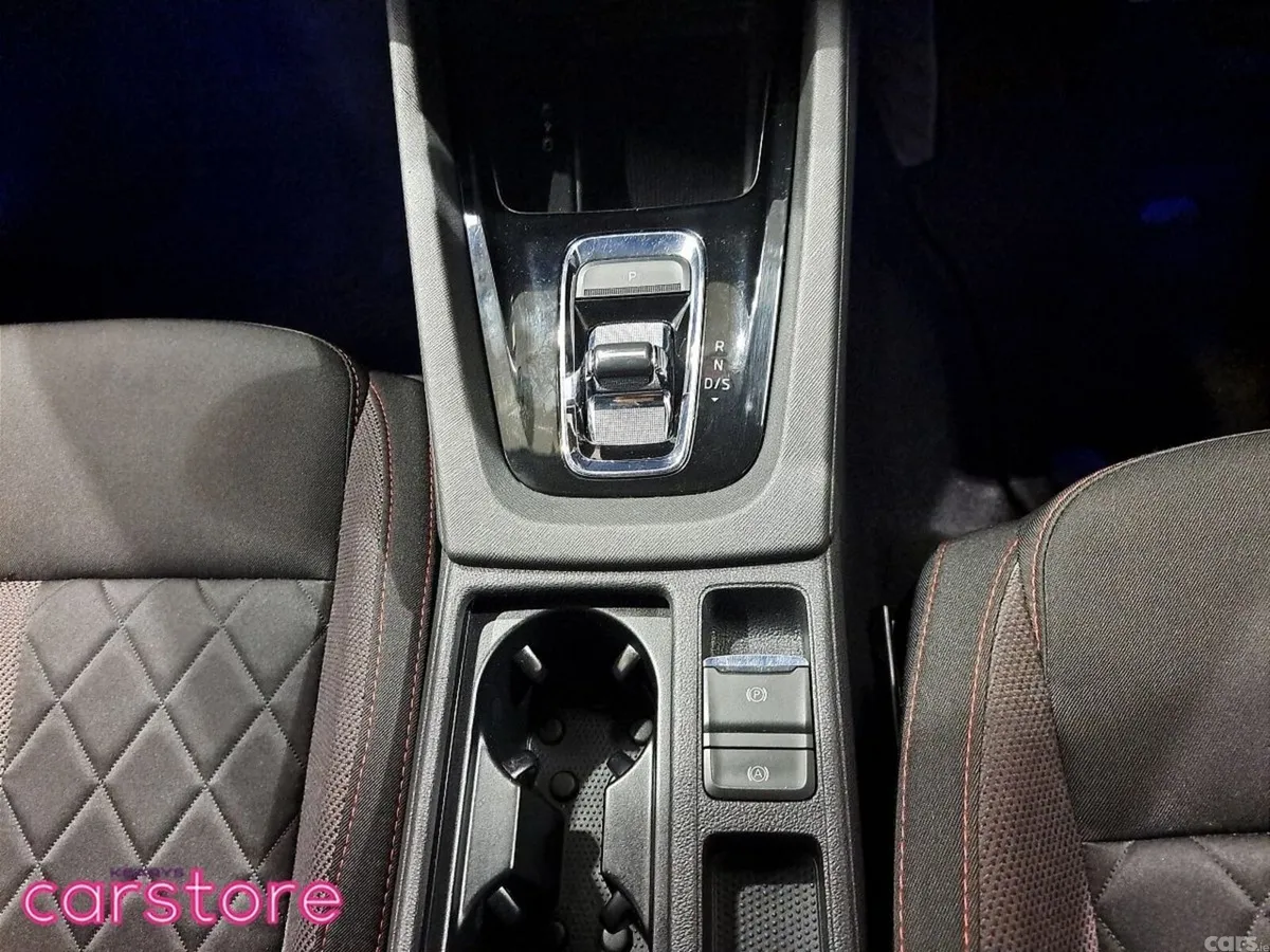 Skoda Octavia Estate, Petrol Plug-in Hybrid, 2022, Black