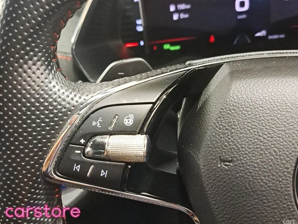 Skoda Octavia Estate, Petrol Plug-in Hybrid, 2022, Black