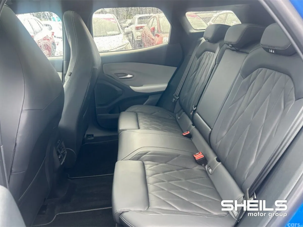 Ford Explorer MPV, Electric, 2026, Blue