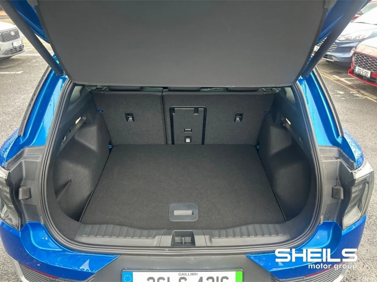 Ford Explorer MPV, Electric, 2026, Blue