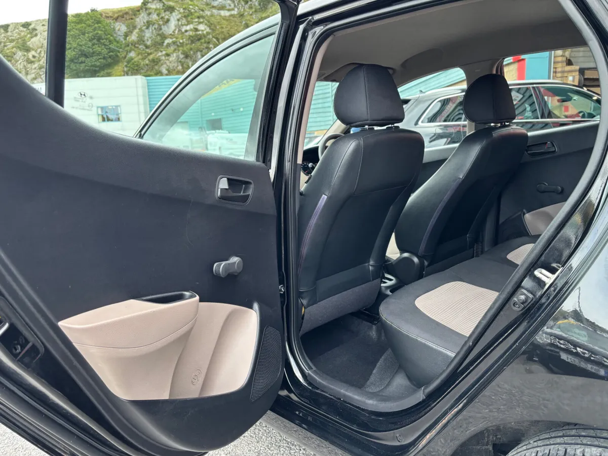 Hyundai i10 Hatchback, Petrol, 2014, Black