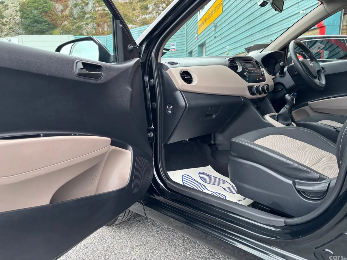 Hyundai i10 Hatchback, Petrol, 2014, Black