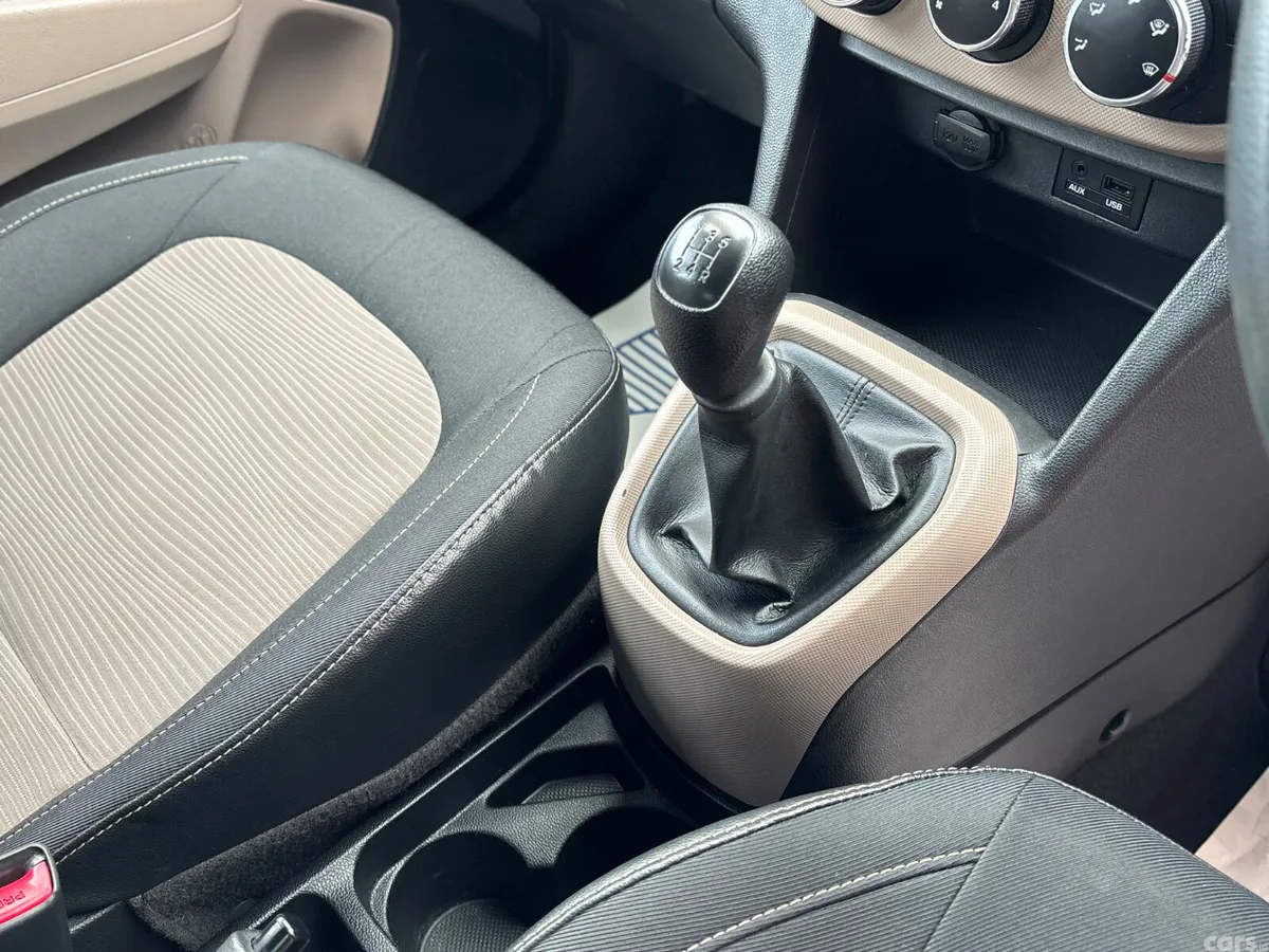 Hyundai i10 Hatchback, Petrol, 2014, Black