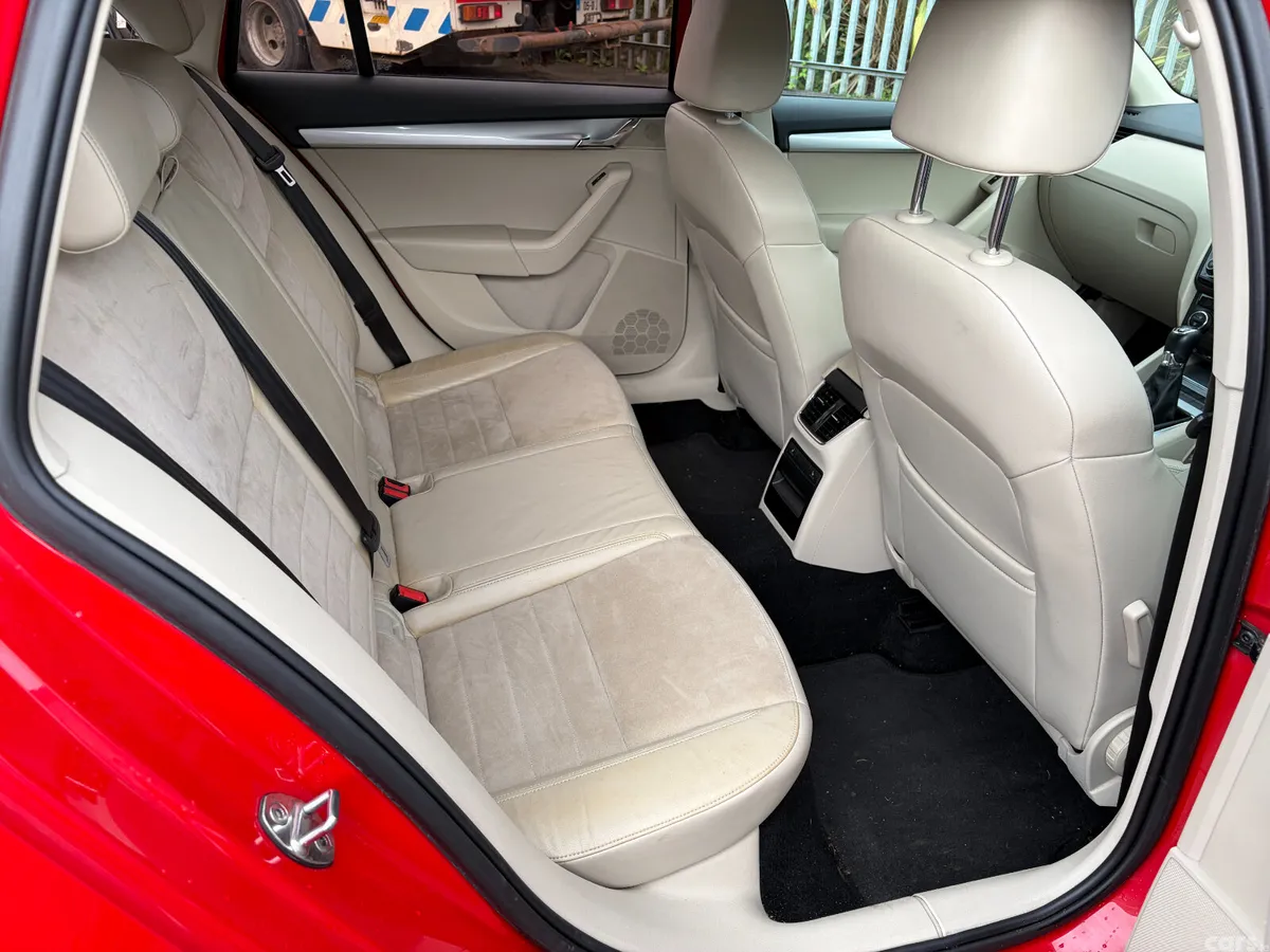 Skoda Octavia Estate, Diesel, 2015, Red