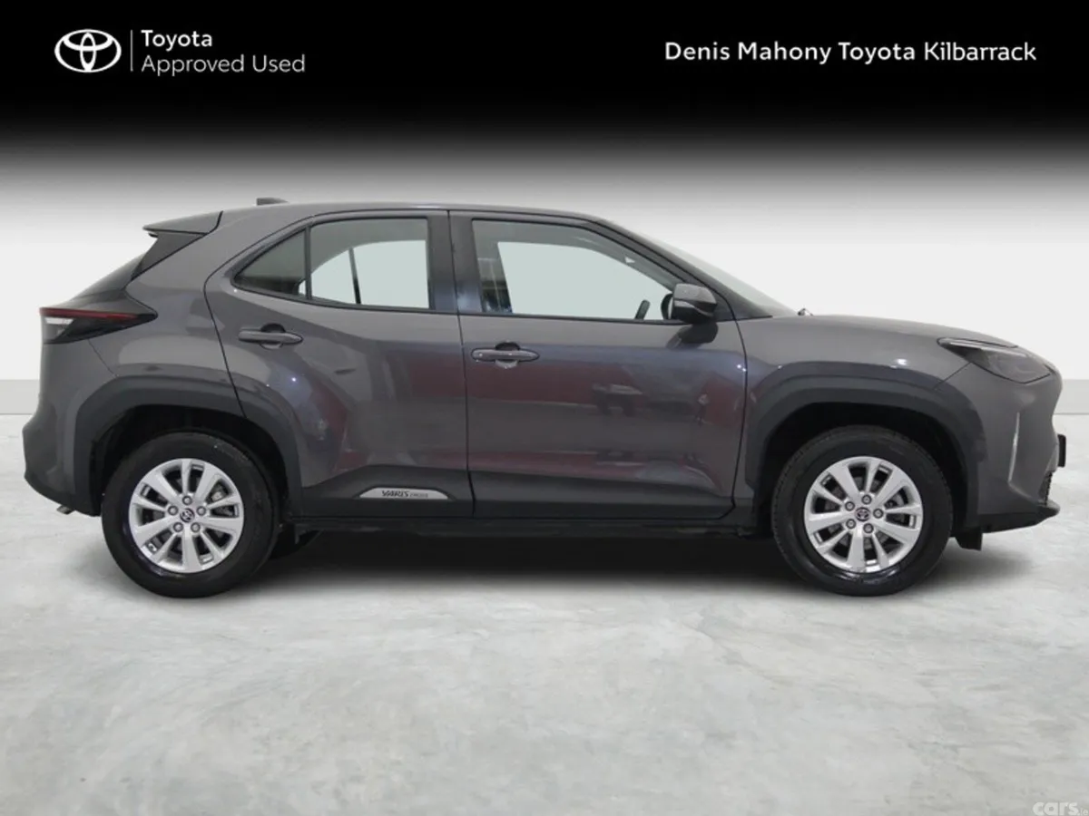 Toyota Yaris Cross Hatchback, Petrol Hybrid, 2023, Grey