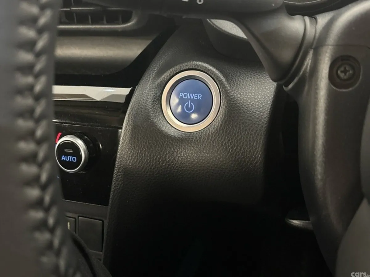 Toyota Yaris Cross Hatchback, Petrol Hybrid, 2023, Grey