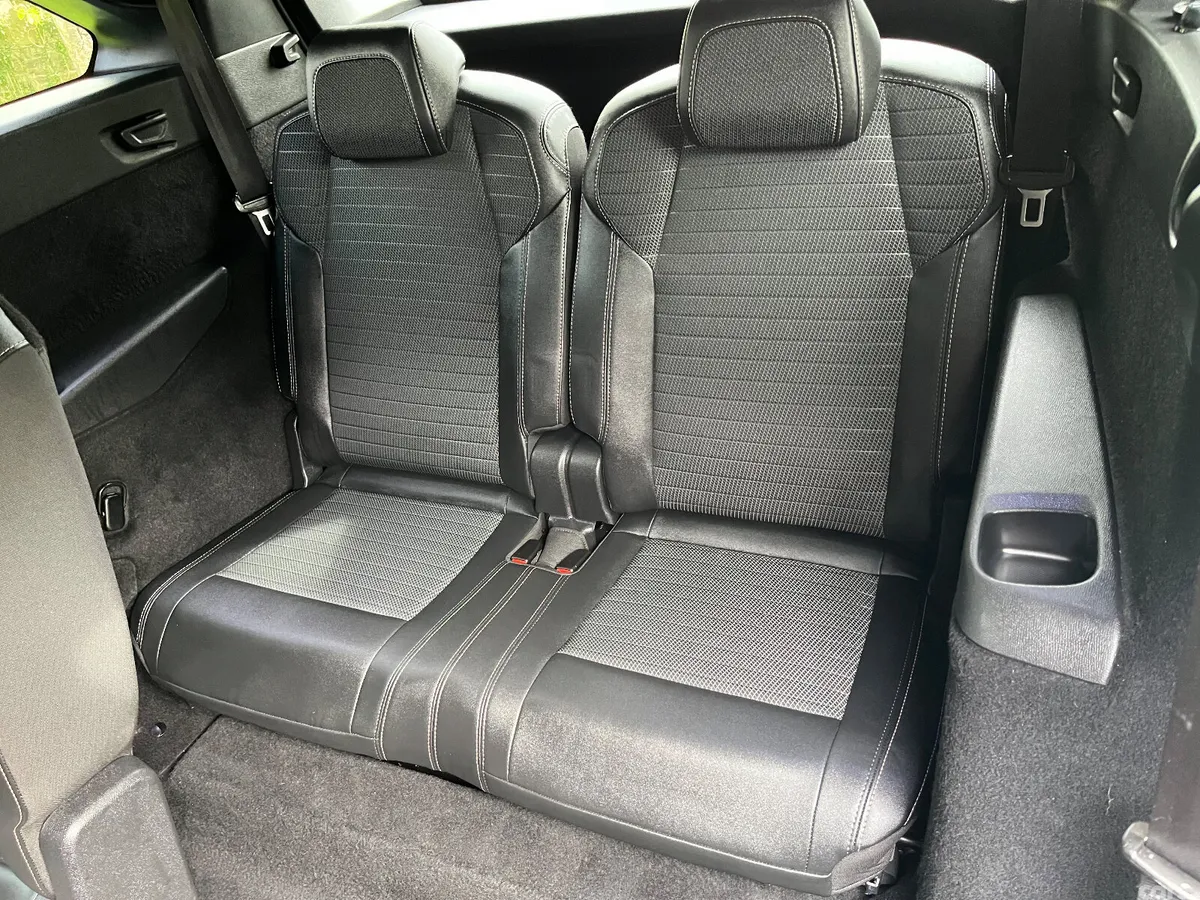 Peugeot 5008 MPV, Petrol, 2025, White