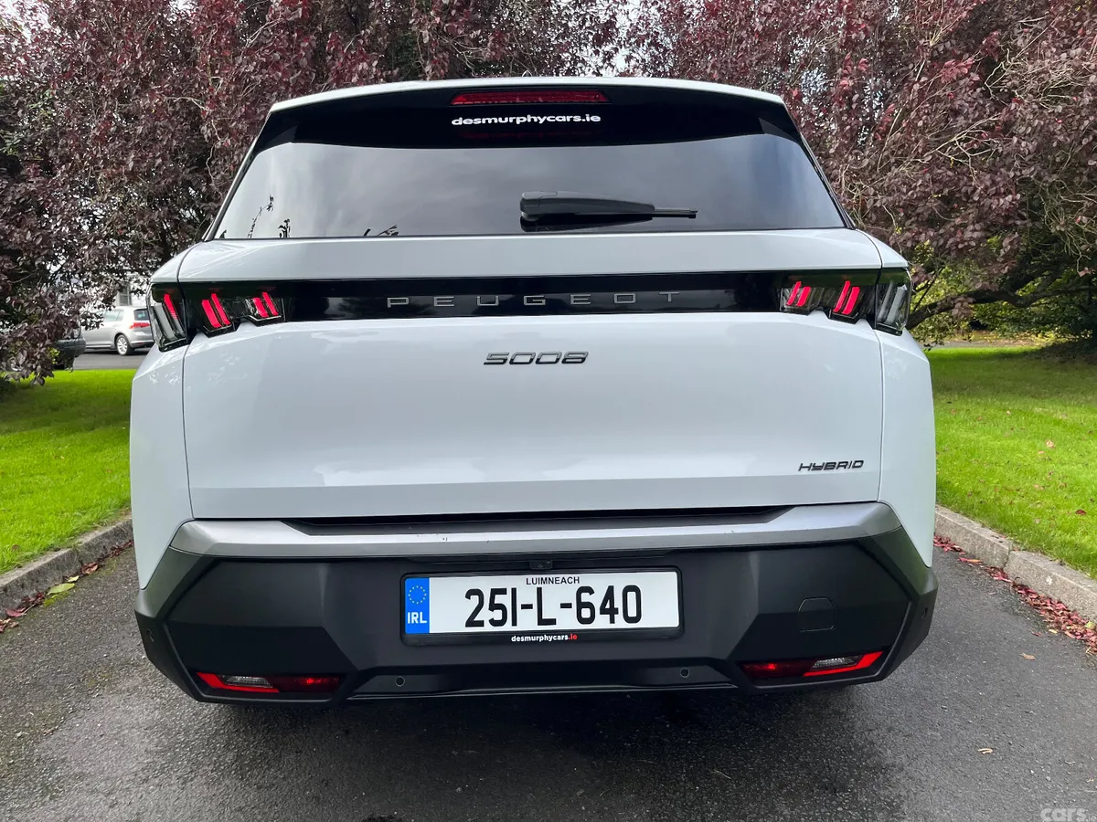 Peugeot 5008 MPV, Petrol, 2025, White