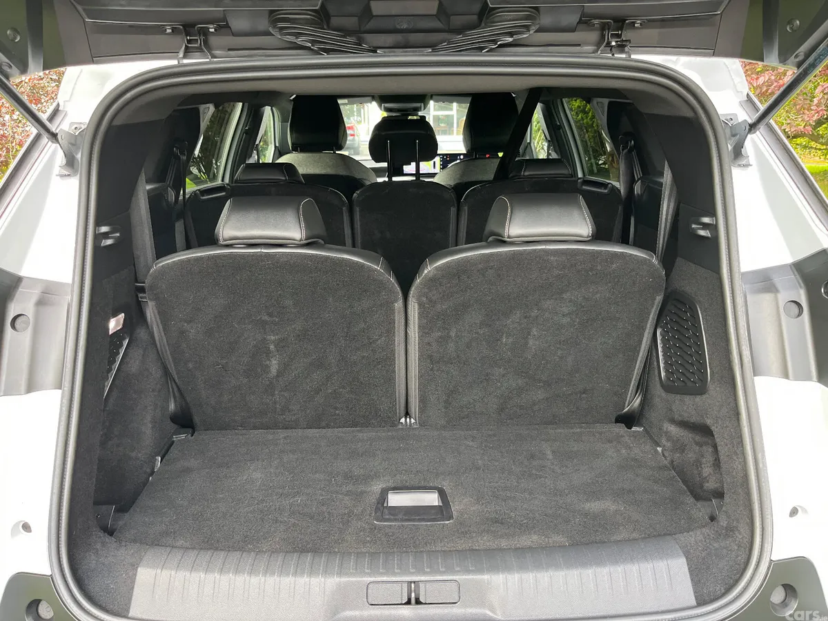 Peugeot 5008 MPV, Petrol, 2025, White