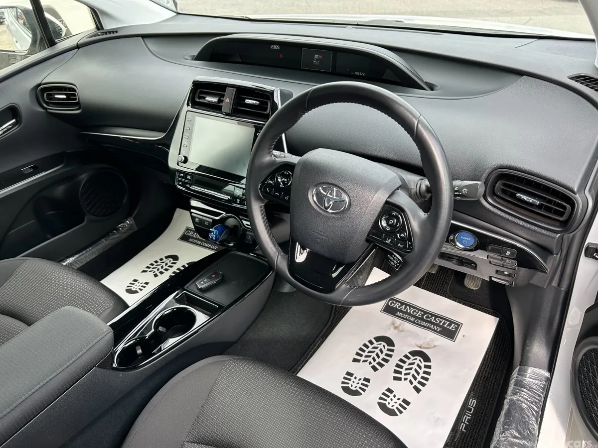 Toyota Prius Hatchback, Petrol Hybrid, 2022, White