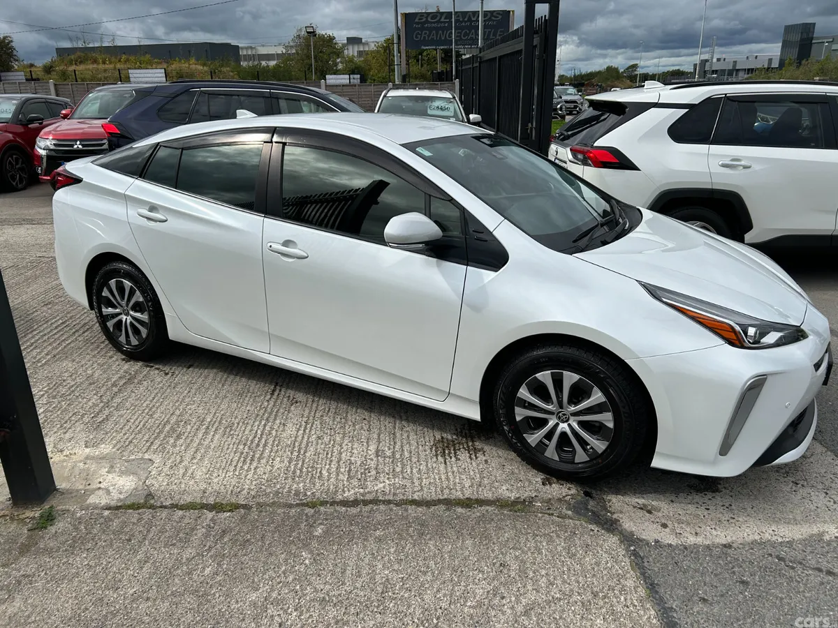 Toyota Prius Hatchback, Petrol Hybrid, 2022, White