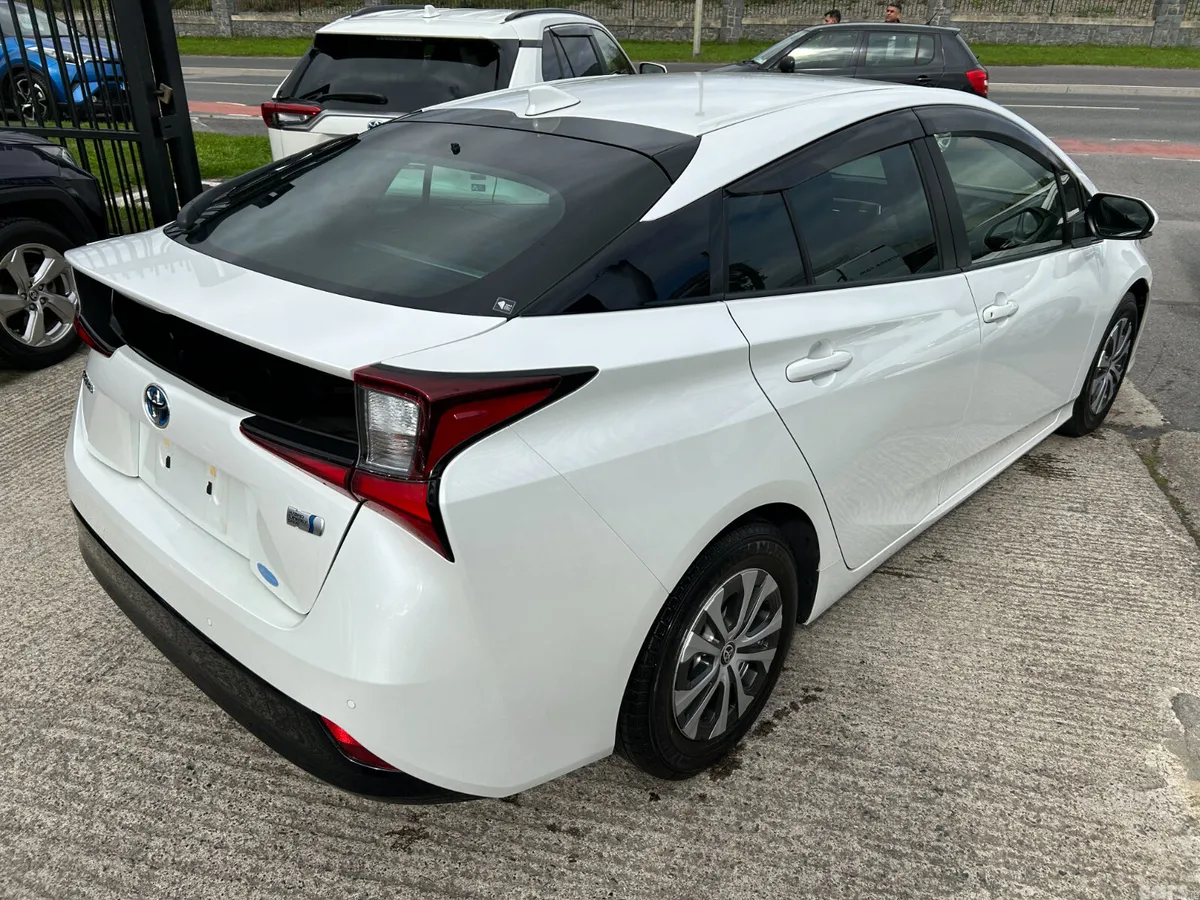 Toyota Prius Hatchback, Petrol Hybrid, 2022, White