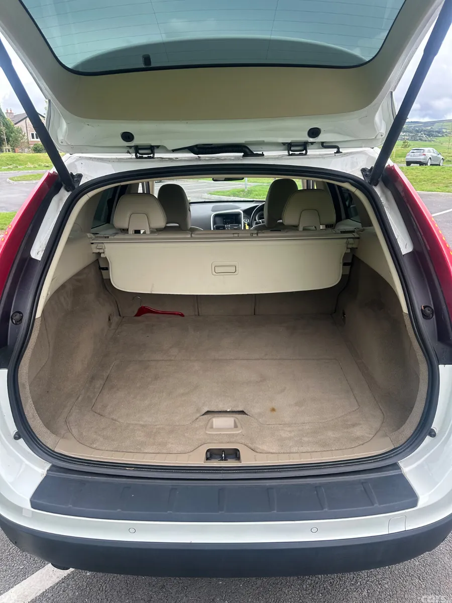 Volvo XC60 SUV, Diesel, 2013, White