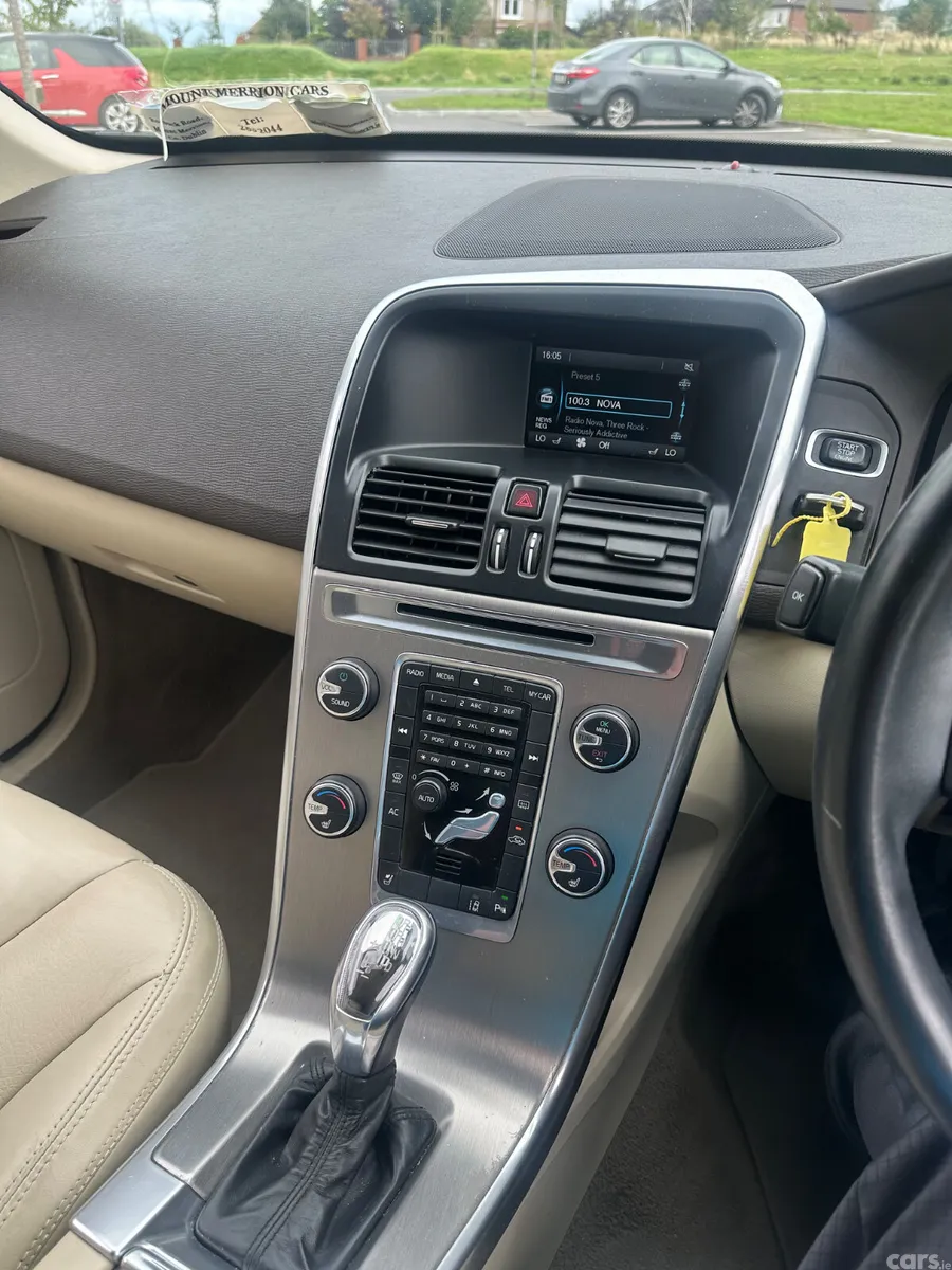 Volvo XC60 SUV, Diesel, 2013, White