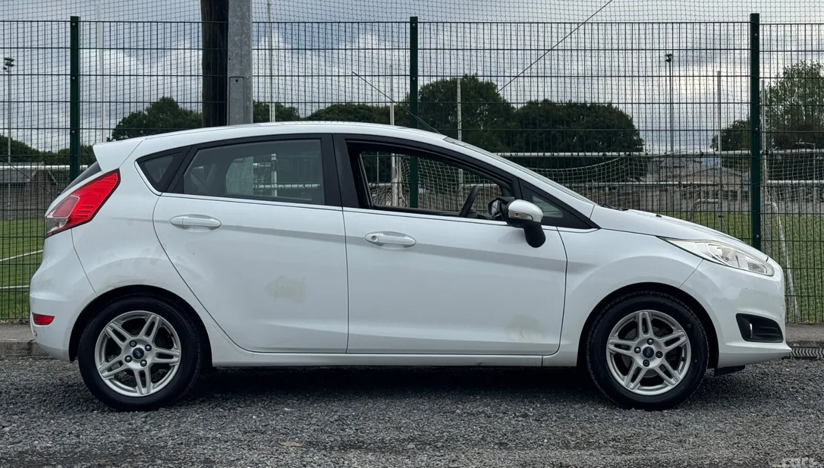 Ford Fiesta Hatchback, Diesel, 2013, White