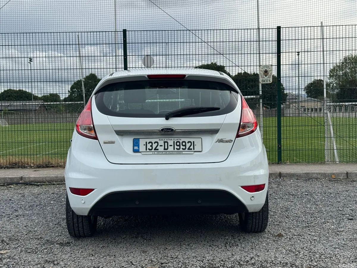 Ford Fiesta Hatchback, Diesel, 2013, White