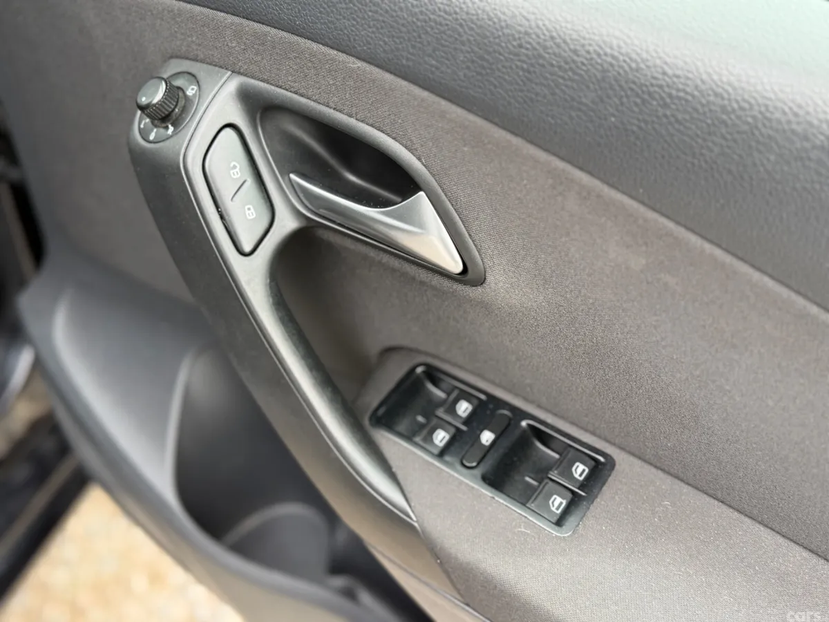 Volkswagen Polo Hatchback, Petrol, 2012, Black