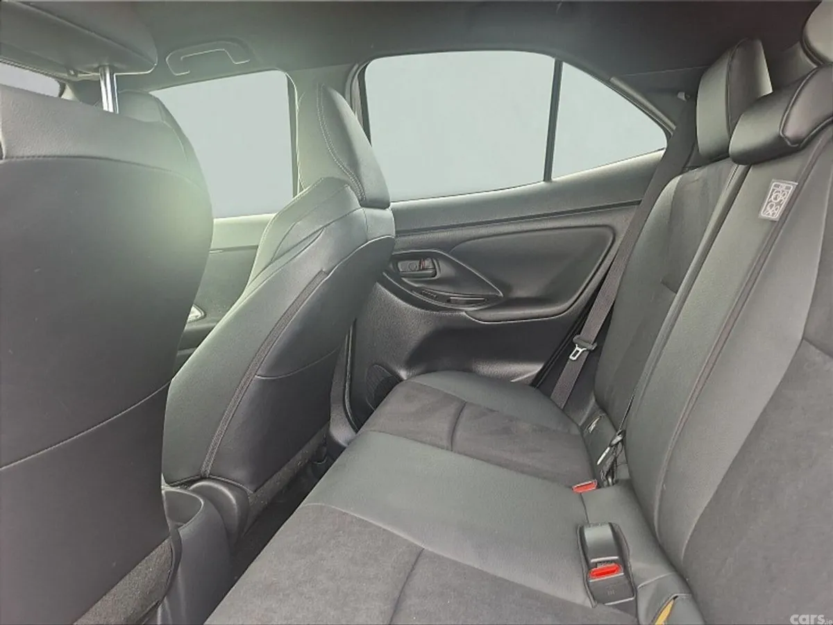 Toyota Yaris Cross SUV, Petrol Hybrid, 2023, White