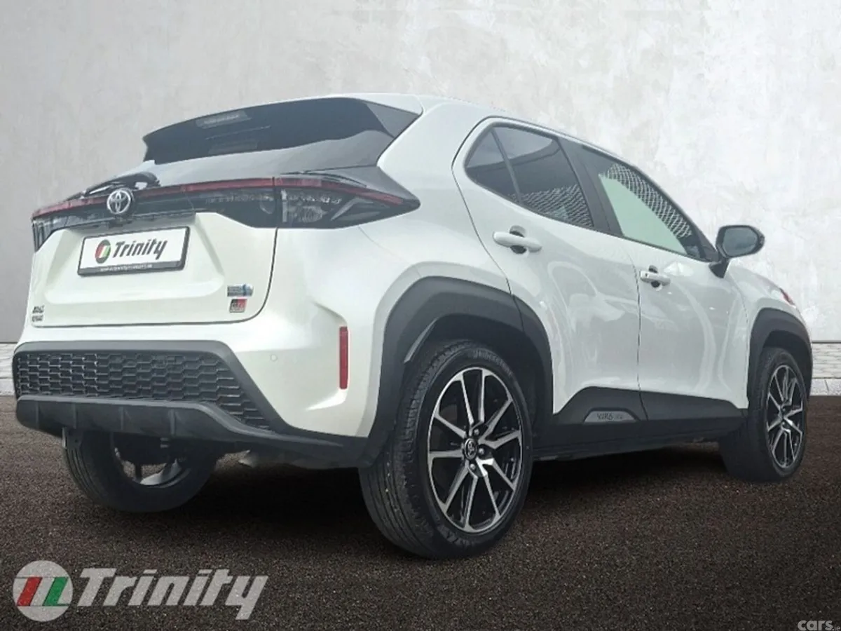 Toyota Yaris Cross SUV, Petrol Hybrid, 2023, White