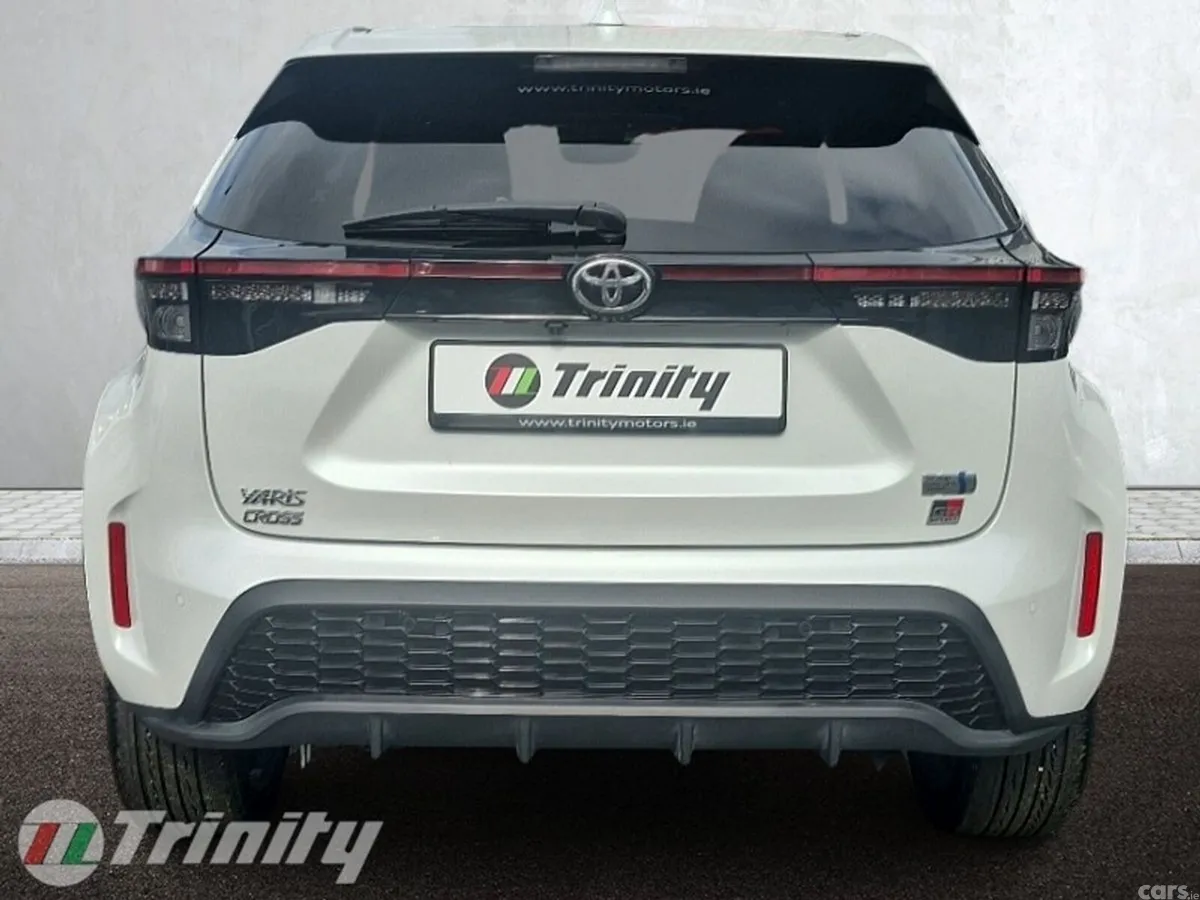 Toyota Yaris Cross SUV, Petrol Hybrid, 2023, White