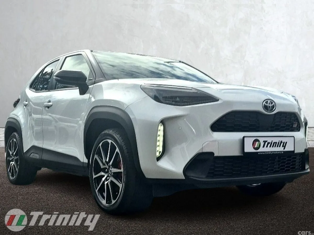 Toyota Yaris Cross SUV, Petrol Hybrid, 2023, White
