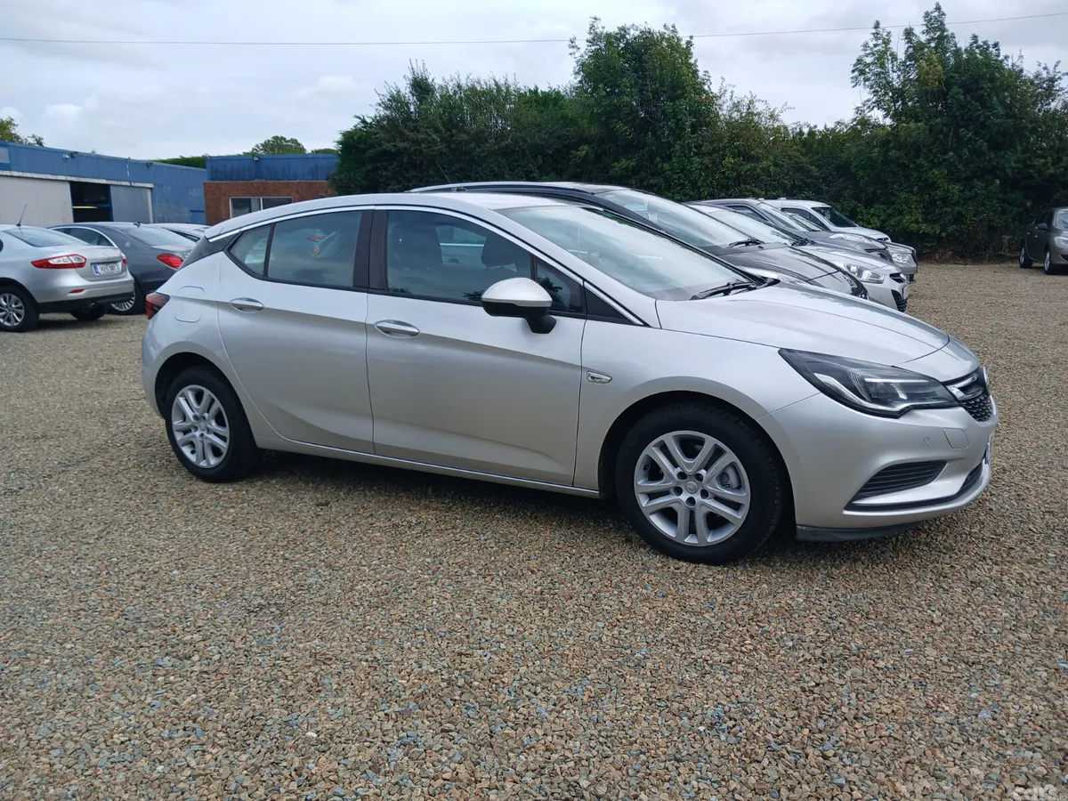 Vauxhall Astra Hatchback, Diesel, 2016, Silver