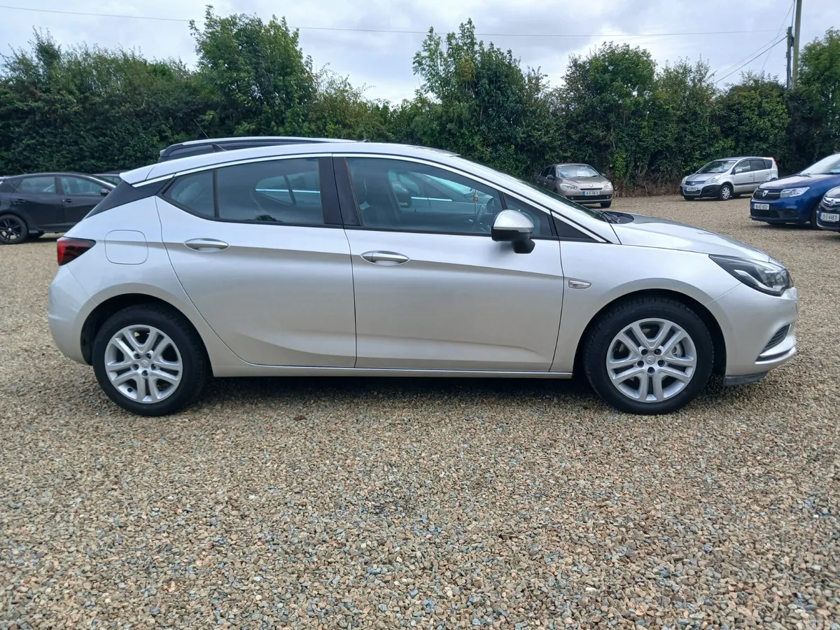 Vauxhall Astra Hatchback, Diesel, 2016, Silver