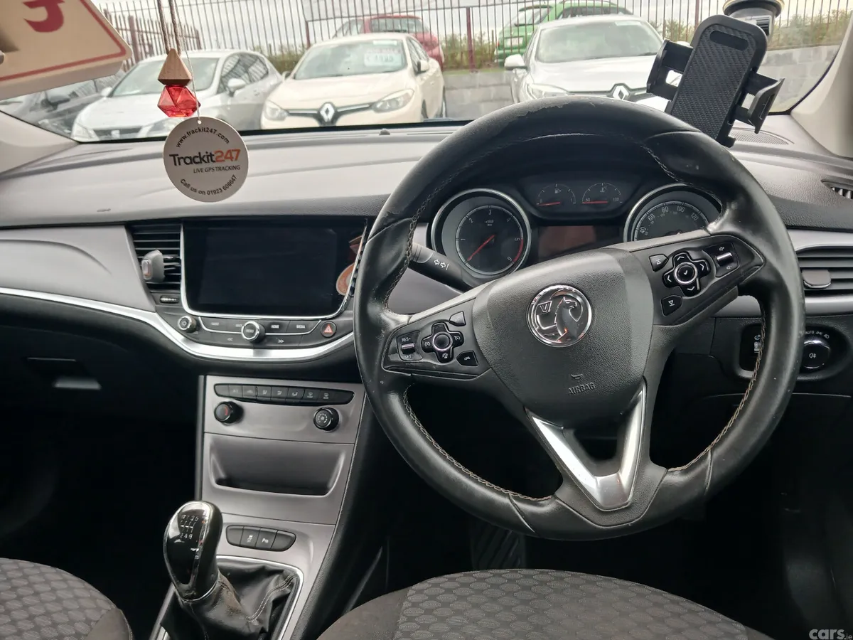 Vauxhall Astra Hatchback, Diesel, 2016, Silver