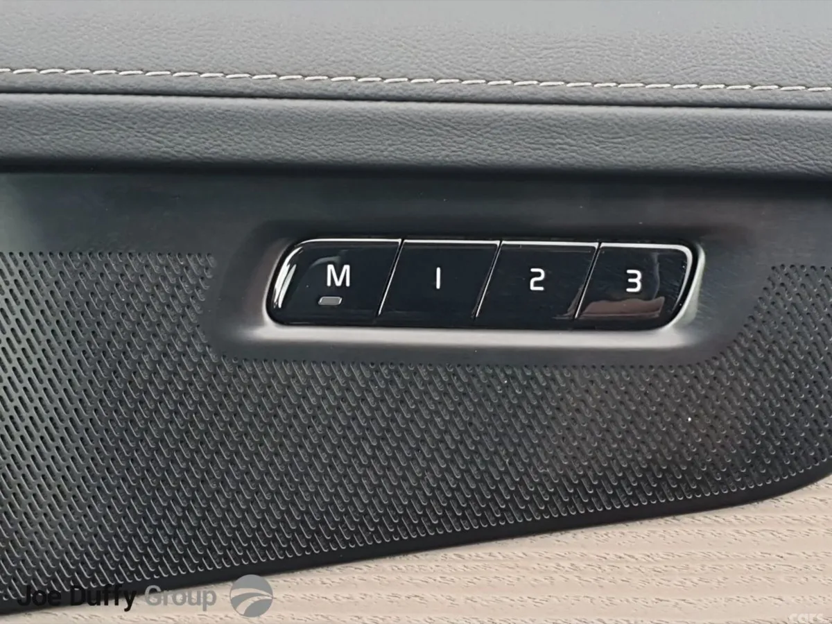 Volvo XC90 SUV, Petrol Plug-in Hybrid, 2025, Blue