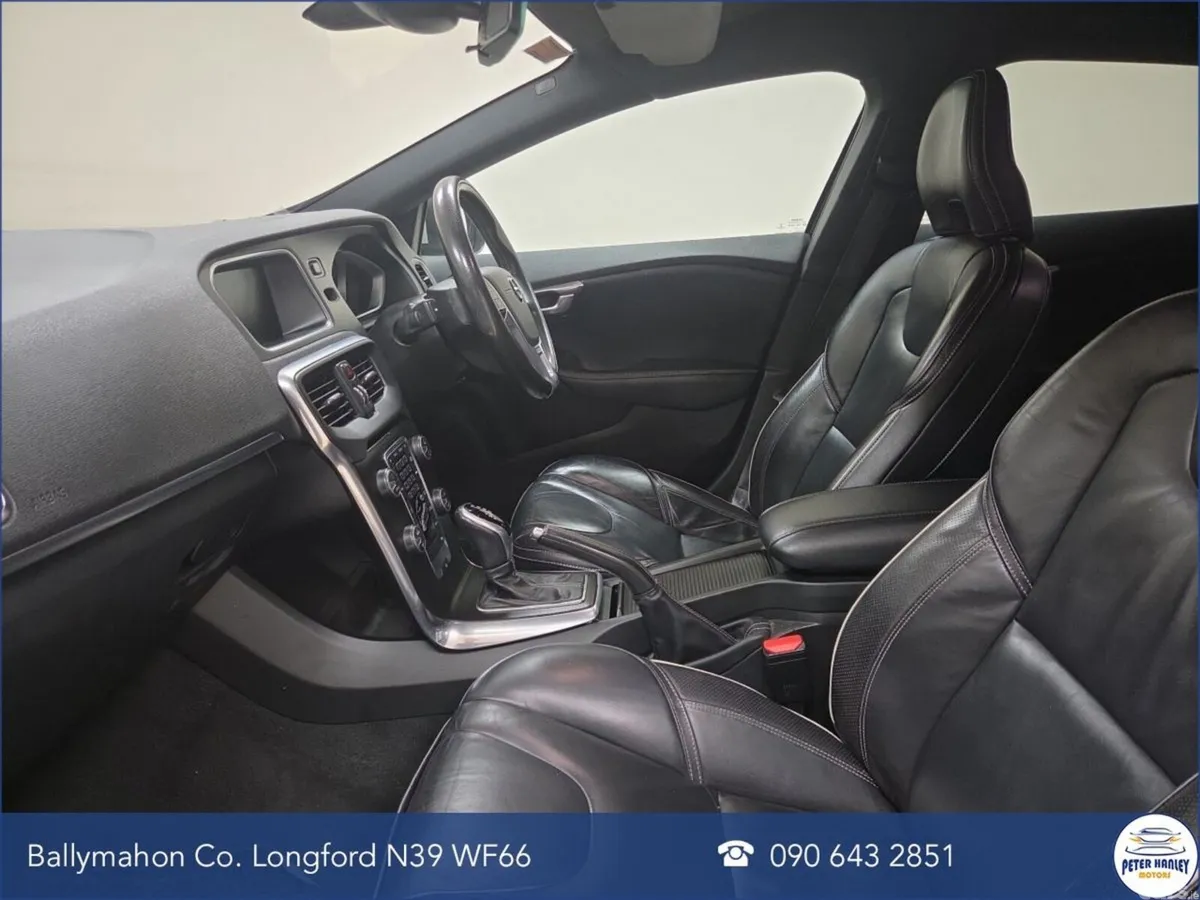 Volvo V40 Hatchback, Diesel, 2017, Grey