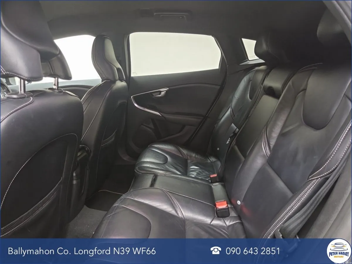 Volvo V40 Hatchback, Diesel, 2017, Grey