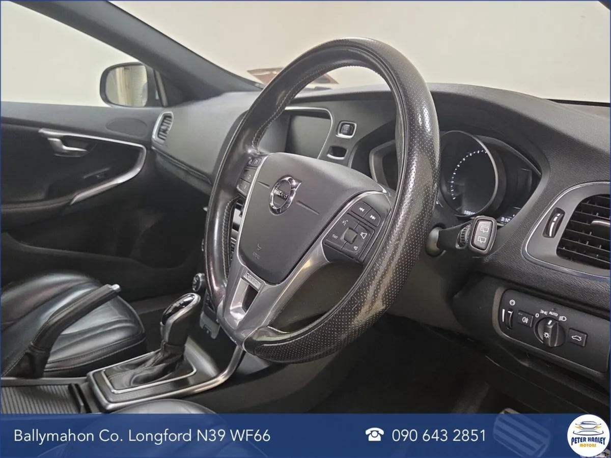 Volvo V40 Hatchback, Diesel, 2017, Grey