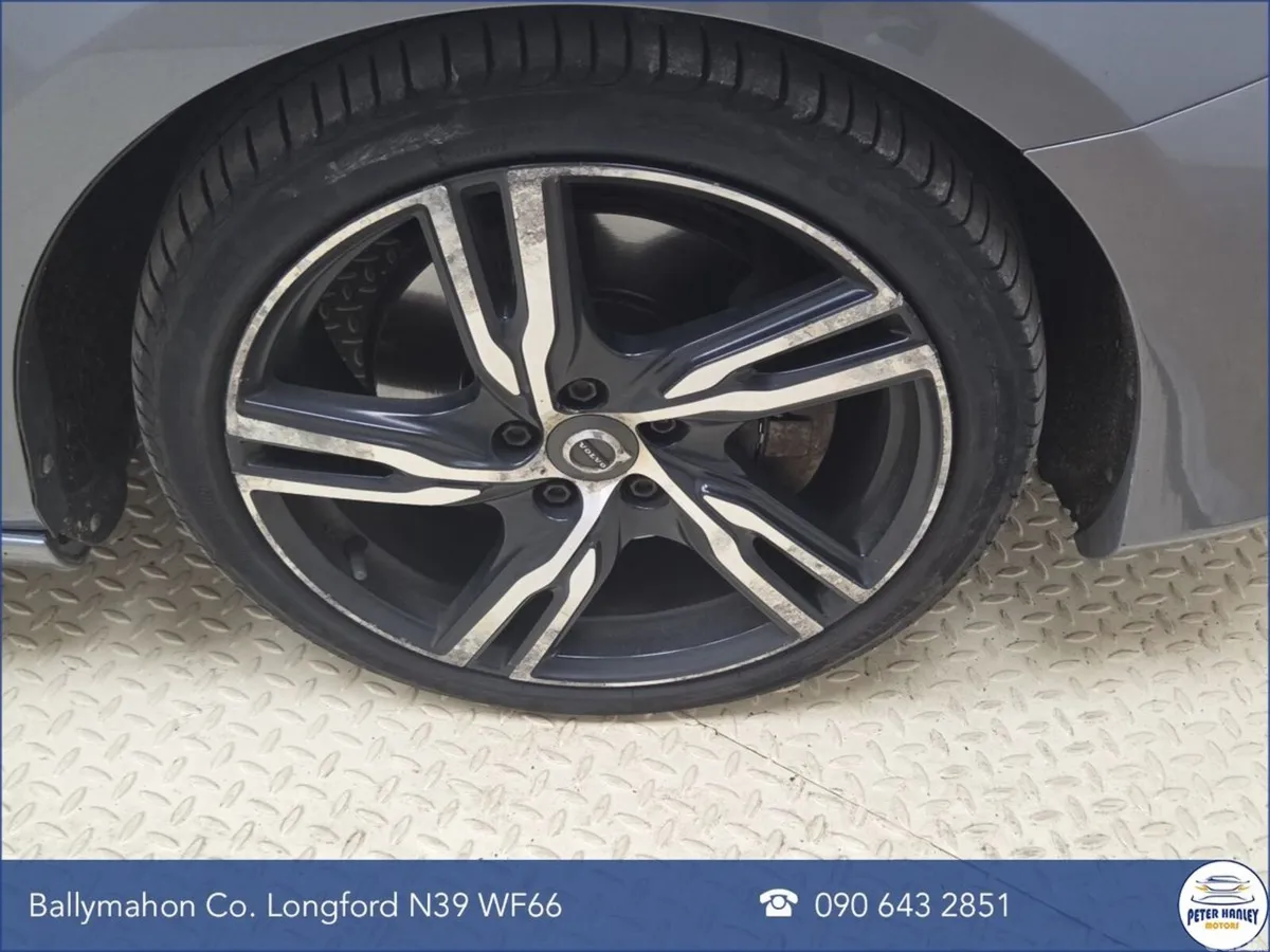 Volvo V40 Hatchback, Diesel, 2017, Grey