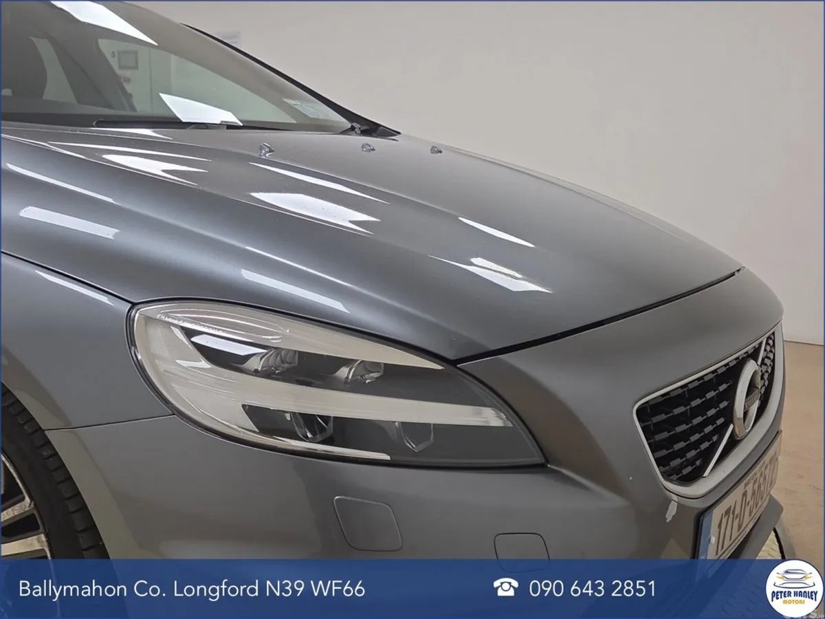 Volvo V40 Hatchback, Diesel, 2017, Grey
