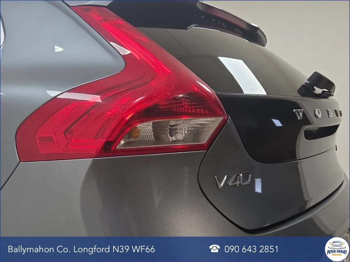 Volvo V40 Hatchback, Diesel, 2017, Grey