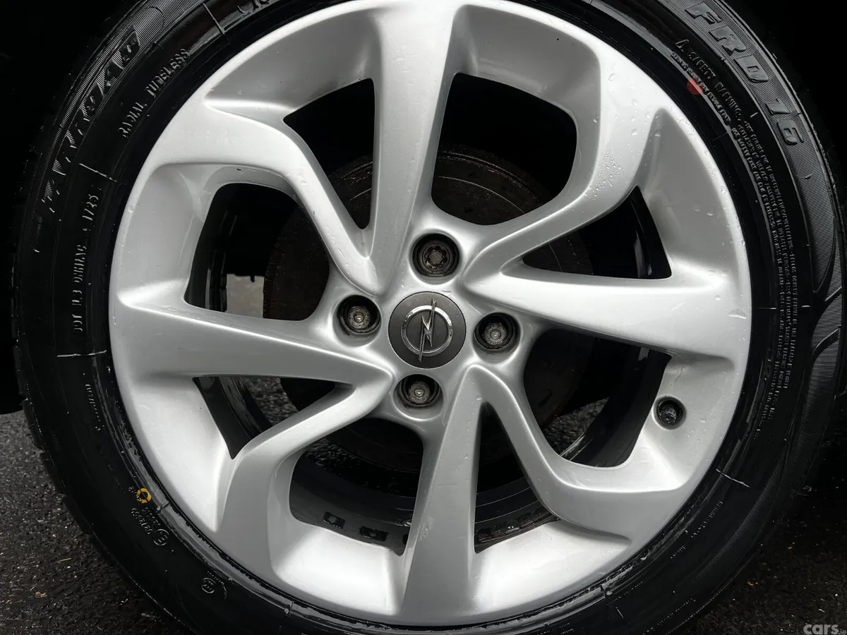 Opel Corsa Hatchback, Petrol, 2015, Green