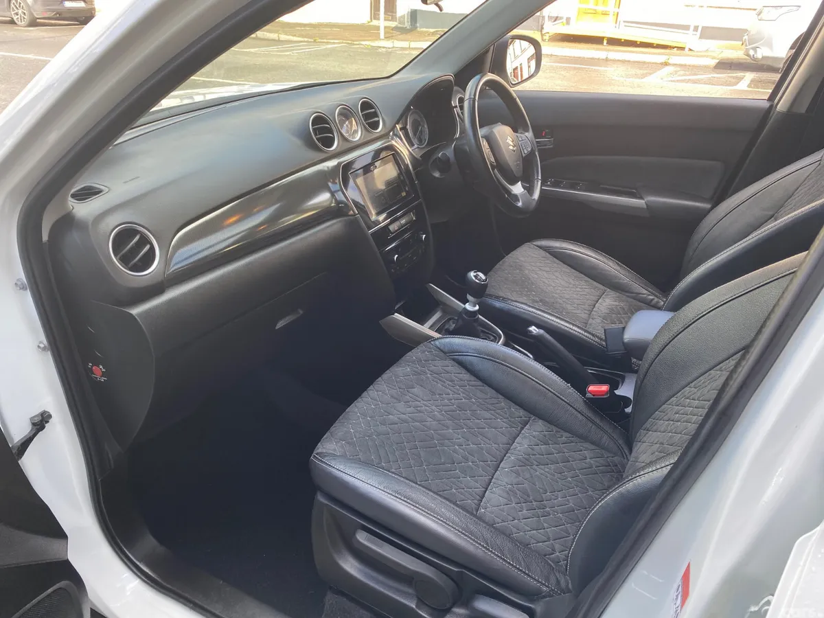 Suzuki Vitara SUV, Petrol, 2021, White