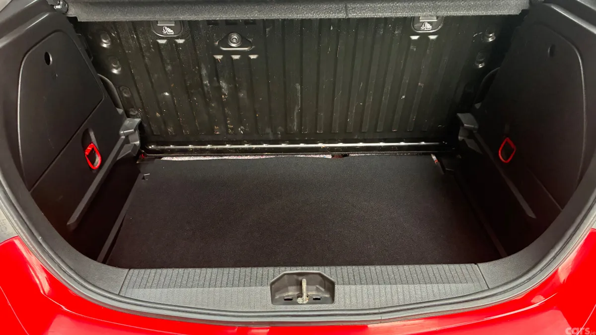 Opel Corsa Hatchback, Diesel, 2018, Red