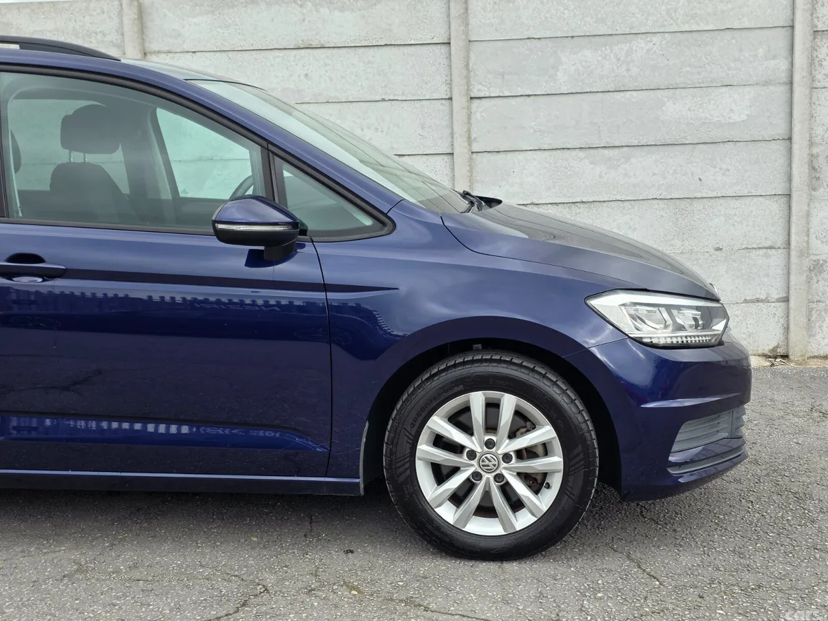 Volkswagen Touran MPV, Petrol, 2017, Blue