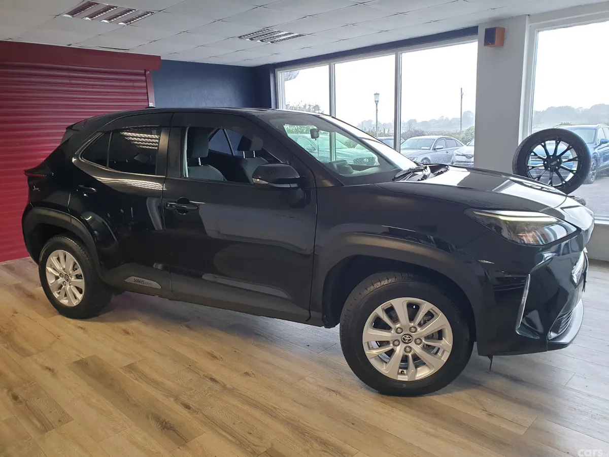 Toyota Yaris Cross Hatchback, Petrol Hybrid, 2021, Black