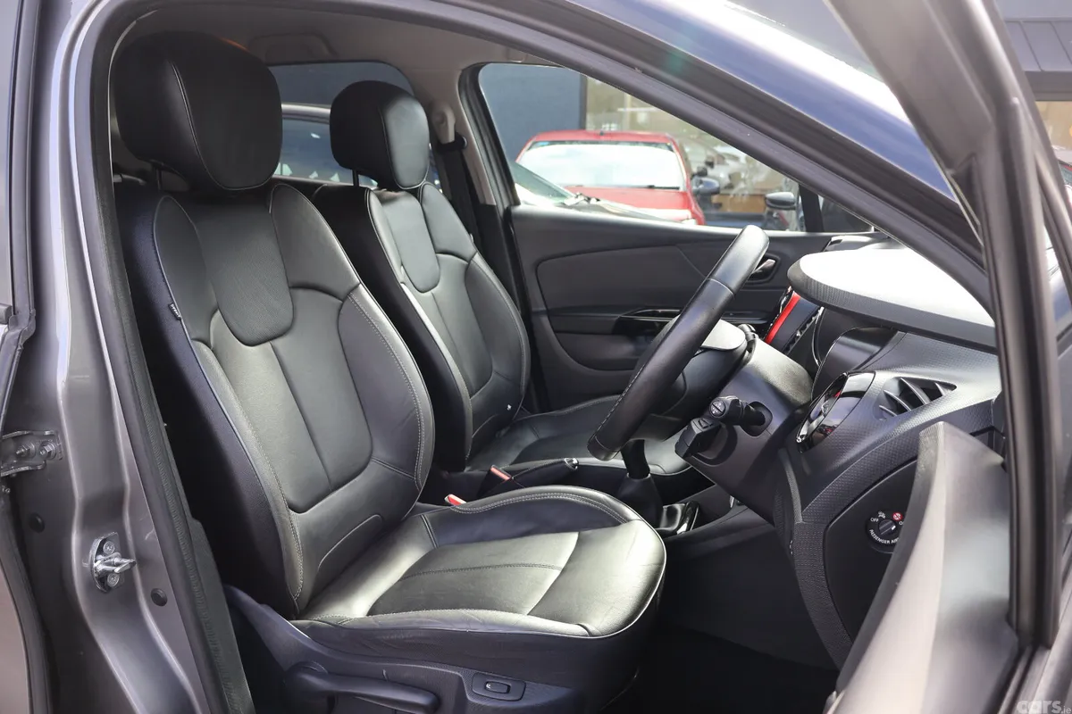 Renault Captur Hatchback, Diesel, 2015, Grey
