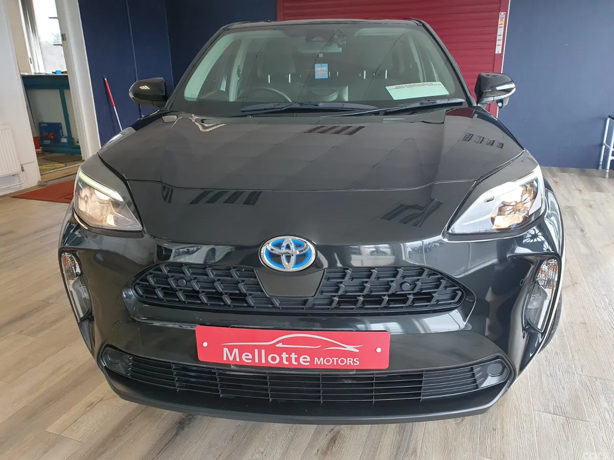 Toyota Yaris Cross Hatchback, Petrol Hybrid, 2021, Black