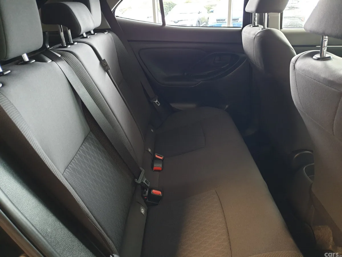 Toyota Yaris Cross Hatchback, Petrol Hybrid, 2021, Black